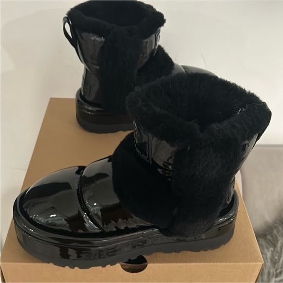 UGG Chillapeak patent leather Fur Boots 6 - Picture 7 of 8